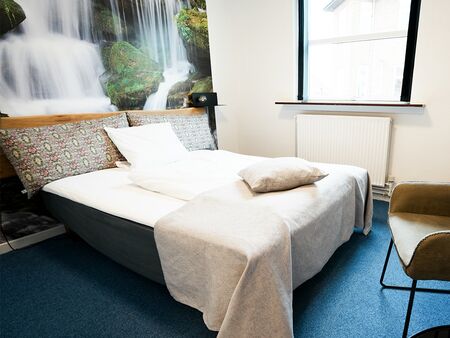 Lyst minidobbeltværelse eller enkelværelse på Hotel Vildbjerg